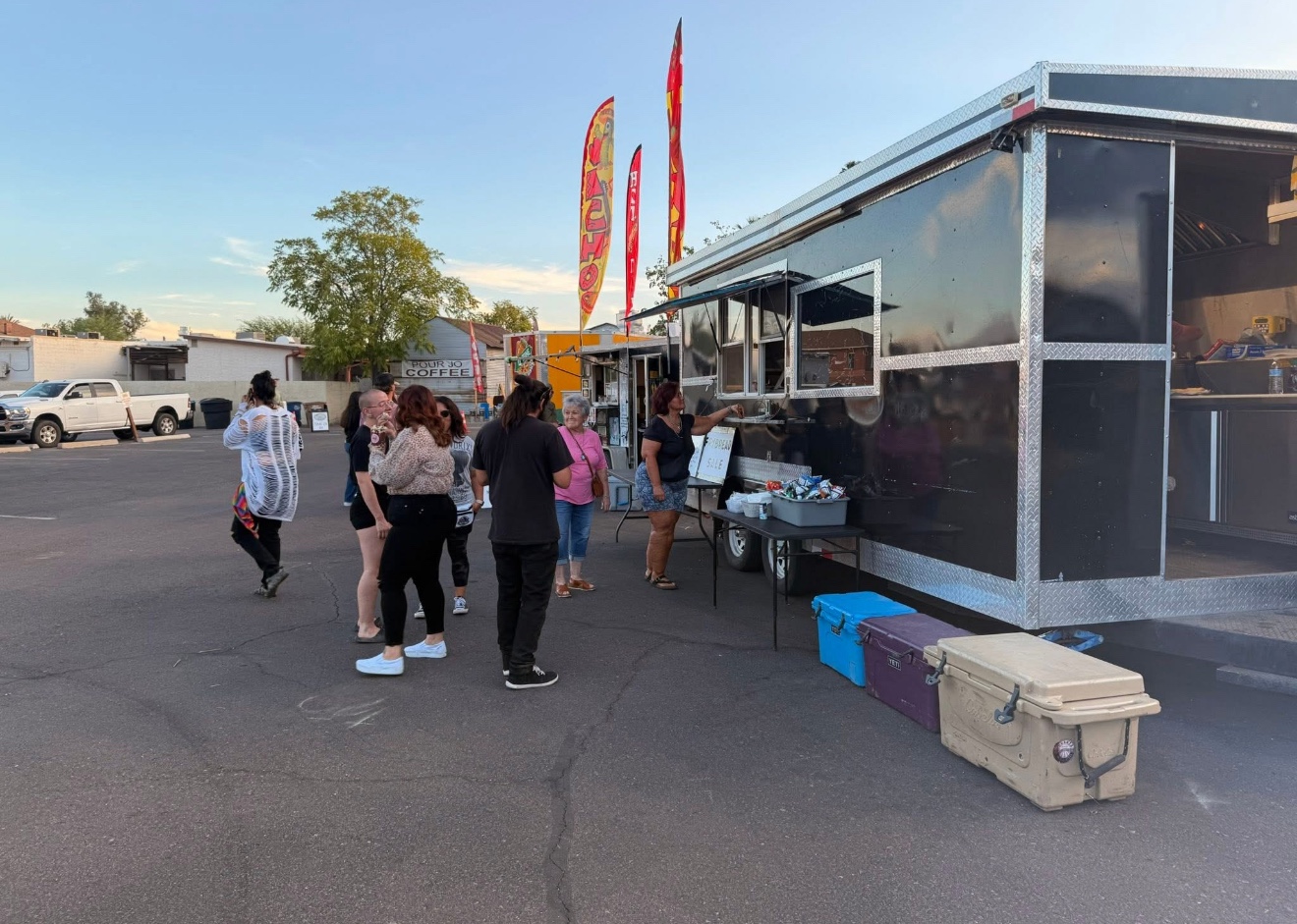 El Vaquero Indio food trailer serving customers at an event